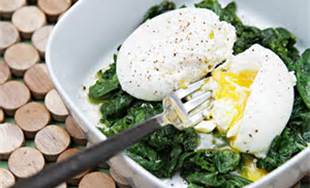 poached_eggs_over_sautéed_greens